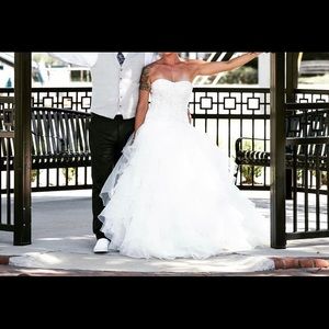 Sz 8 David’s Bridal Wedding Dres & Cathedral Veil